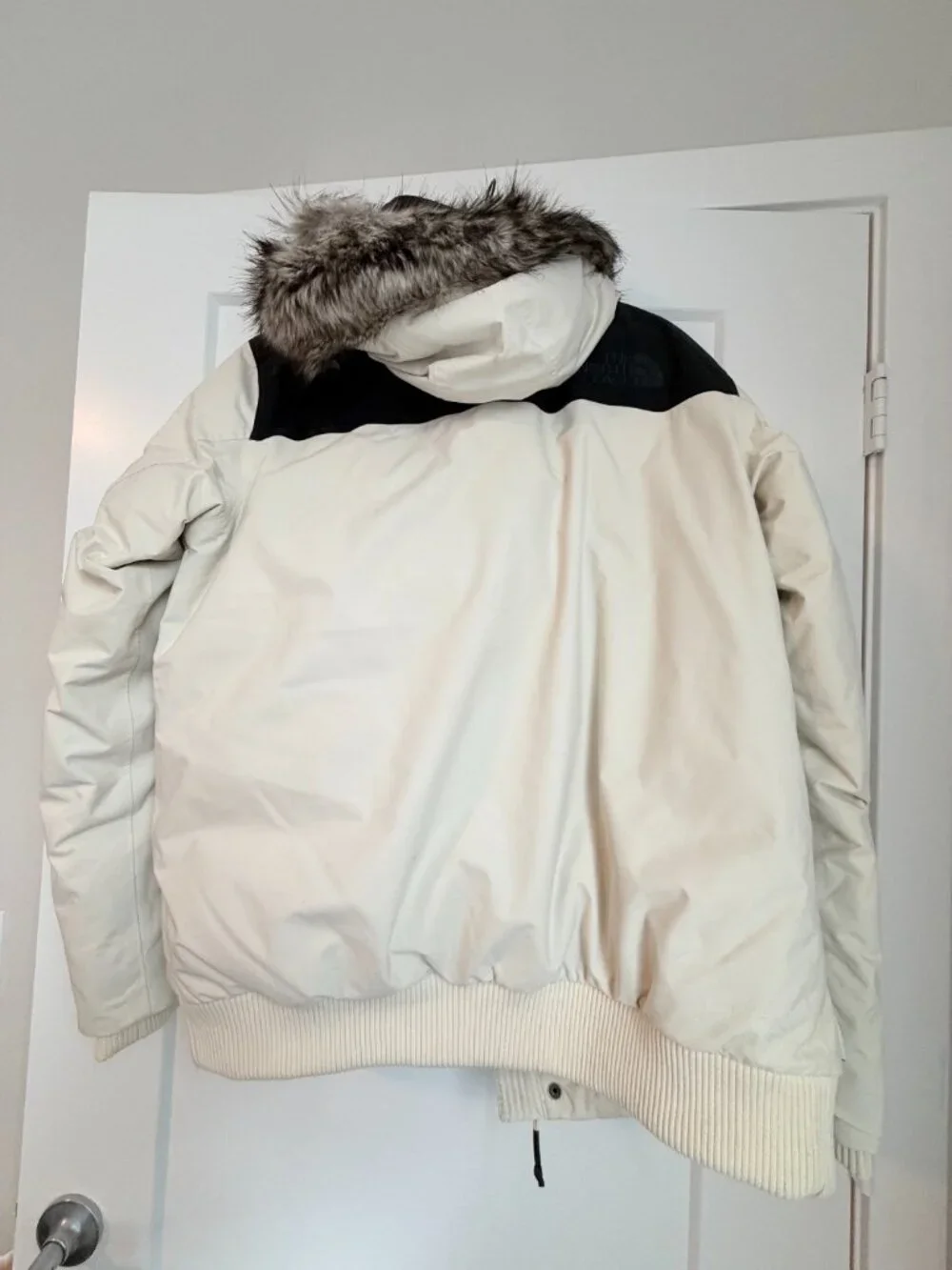 The North Face Men's Gotham Jacket III Size M (NWOT)